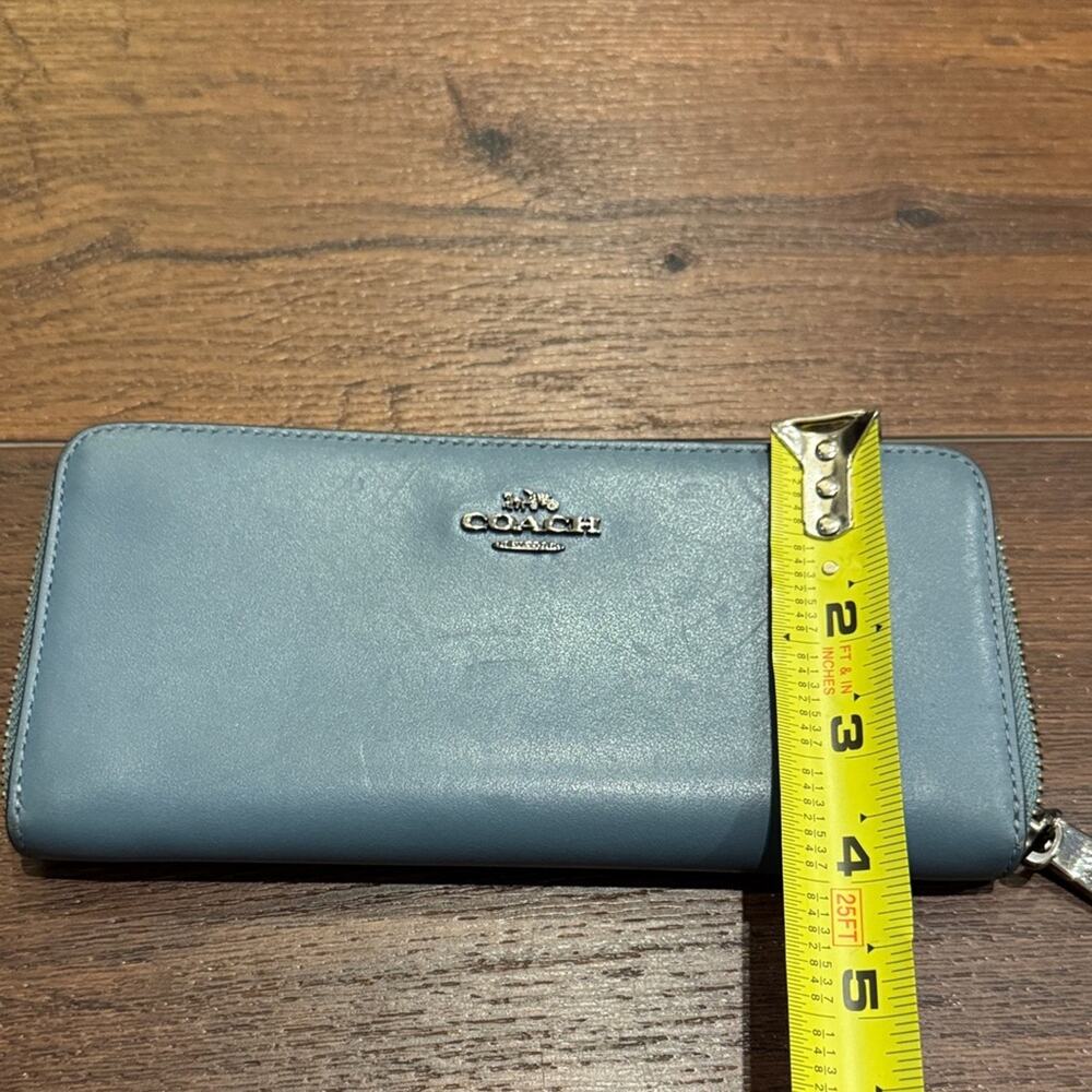 Coach Pre Owned Blue Leather Zip Wallet with Silver Logo few hairline marks. - Picture 11 of 12